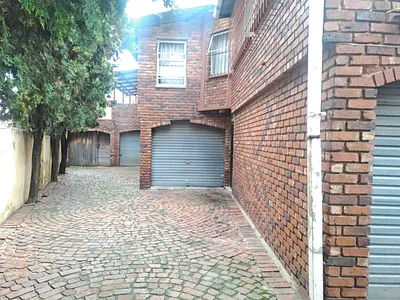 2 Bedroom Townhouse For Sale in Johannesburg - 2xne.webp