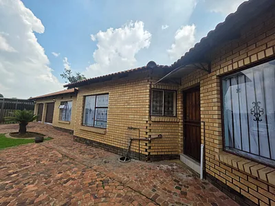 4 Bedroom House To Rent in Germiston - dyXq.webp