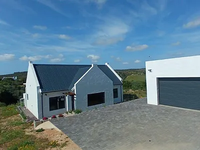 2 Bedroom House For Sale in Stilbaai East, Stilbaai - 7p1C.webp