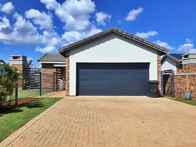 3 Bedroom House For Sale in Potchefstroom - E9Ip.webp