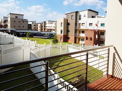 2 Bedroom Apartment For Sale in Midrand - XHUY.webp
