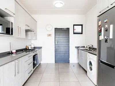 1 Bedroom Apartment For Sale in Midrand - vSjA.webp