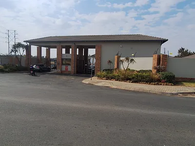 2 Bedroom Apartment For Sale in Midrand - PE20.webp