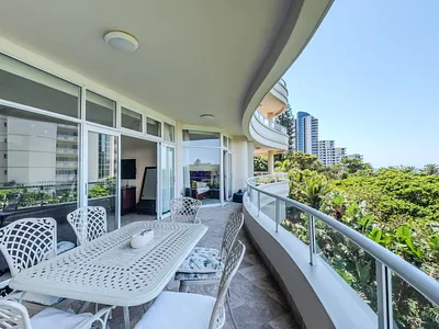 2 Bedroom Apartment For Sale in Umhlanga - 4UpD.webp
