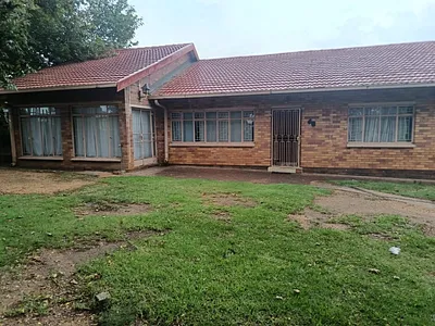 6 Bedroom House For Sale in Kriel - img