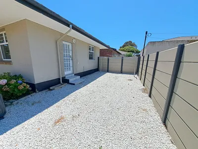 1 Bedroom Apartment To Rent in Port Elizabeth - xQyu.webp