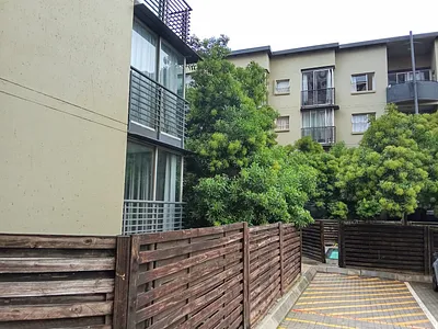 2 Bedroom Apartment For Sale in Johannesburg - UuO1.webp