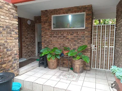 3 Bedroom Townhouse For Sale in Vanderbijlpark - W4fp.webp