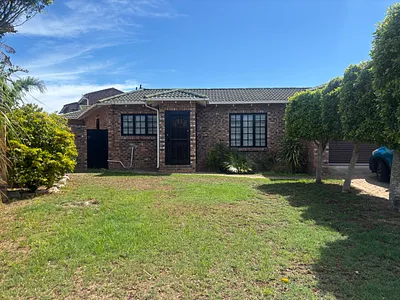 2 Bedroom House To Rent in Port Elizabeth - 3EXv.webp