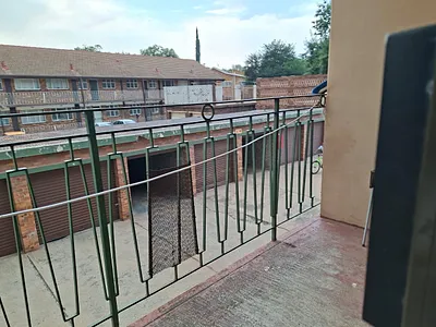 2 Bedroom Apartment For Sale in Vanderbijlpark - bMkx.webp