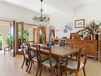 4 Bedroom House For Sale in Hillcrest - img