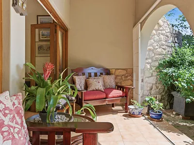 4 Bedroom House For Sale in Hillcrest - FaOx.webp