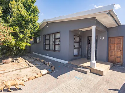 4 Bedroom House For Sale in Parow - twYZ.webp