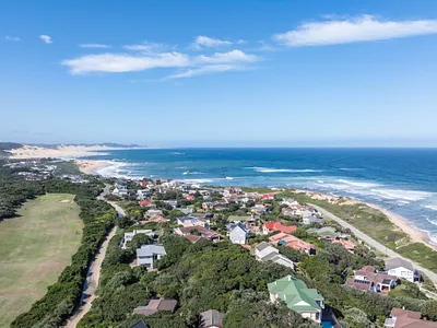 4 Bedroom House For Sale in Port Alfred - oS6j.webp