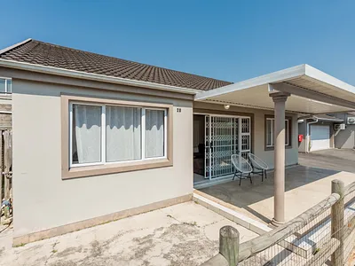 3 Bedroom Townhouse For Sale in Pinetown - cmmN.webp