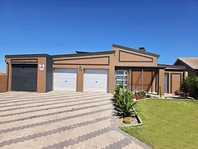 2 Bedroom House For Sale in Vredenburg - UUTY.webp