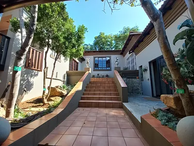 4 Bedroom House For Sale in Rustenburg - Cu6i.webp