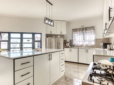 3 Bedroom Townhouse For Sale in Gordons Bay - ck3i.webp