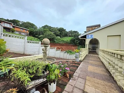 8 Bedroom House For Sale in Isipingo - bAfQ.webp