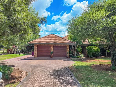 4 Bedroom House For Sale in Pretoria - S8kd.webp