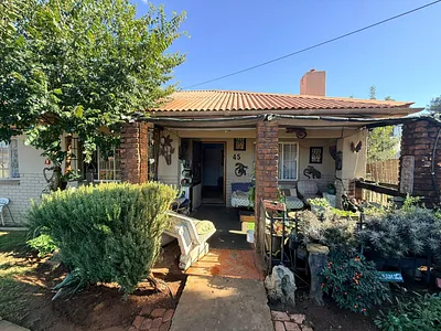 3 Bedroom House For Sale in Worcester - img