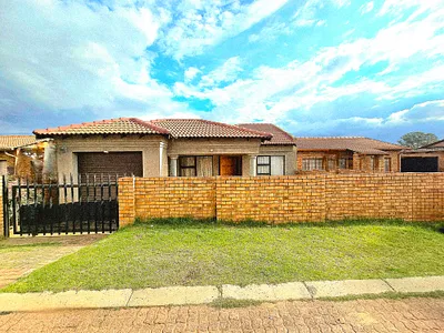 3 Bedroom House For Sale in Witbank - j6wS.webp