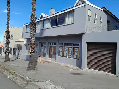 3 Bedroom House For Sale in East London - WiOW.webp