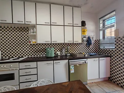 2 Bedroom Townhouse For Sale in Port Elizabeth - rok6.webp