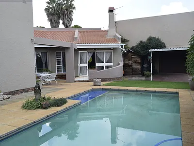5 Bedroom House For Sale in Boksburg - veUt.webp