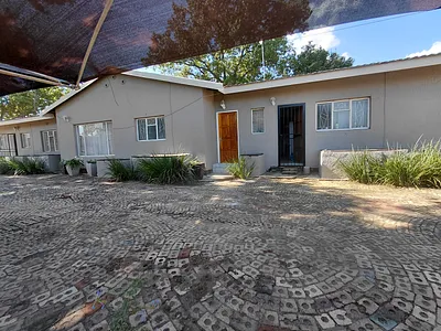 2 Bedroom Apartment To Rent in Klerksdorp - 9LLT.webp