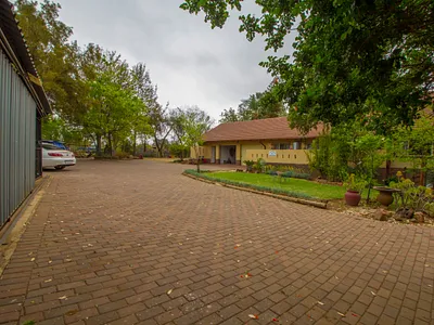 4 Bedroom House For Sale in Centurion - TYLA.webp