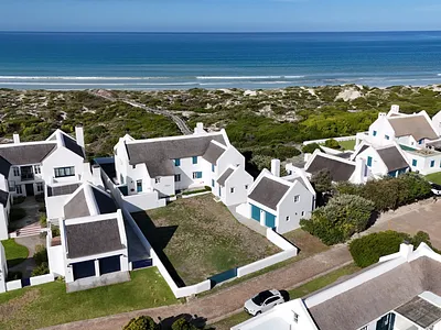 5 Bedroom House For Sale in Struisbaai - 3L8A.webp