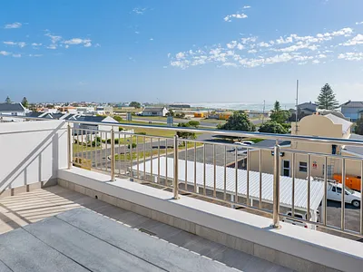2 Bedroom Apartment For Sale in Struisbaai - p4uE.webp