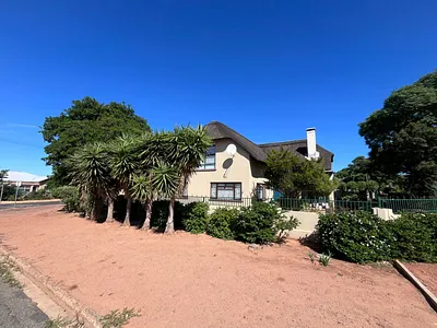 5 Bedroom House For Sale in Worcester - img