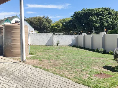 2 Bedroom Townhouse To Rent in Port Elizabeth - img
