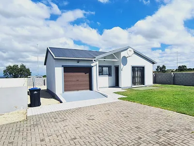 3 Bedroom House For Sale in Jeffreys Bay - be6L.webp
