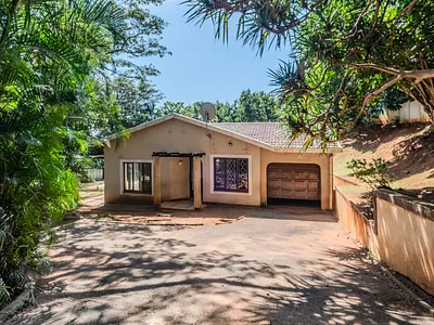 3 Bedroom House For Sale in Durban North - hLL2.webp