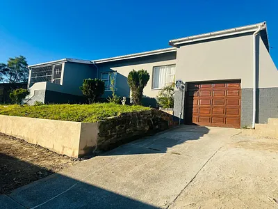 3 Bedroom House For Sale in King Williams Town - img