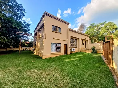 4 Bedroom House For Sale in Rustenburg - rU54.webp