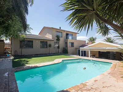 4 Bedroom House For Sale in Blouberg - AZ6P.webp