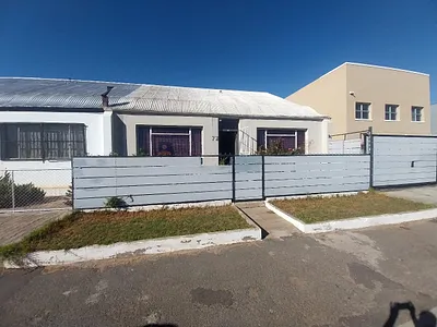3 Bedroom House For Sale in Worcester - img