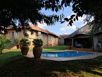 3 Bedroom House For Sale in Rustenburg - yj9R.webp