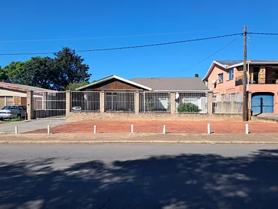3 Bedroom House For Sale in Uitenhage - 0Hh5.webp