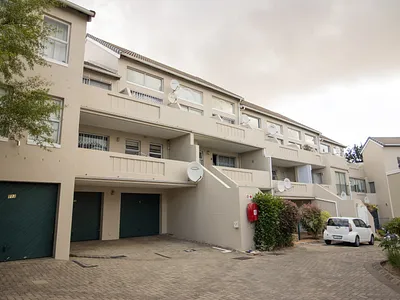 2 Bedroom Apartment For Sale in Durbanville - kTAl.webp