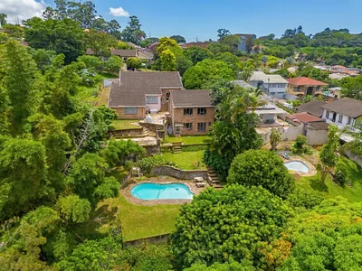 4 Bedroom House For Sale in Queensburgh - img