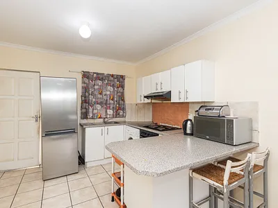 2 Bedroom Apartment For Sale in Goodwood - CUoU.webp