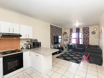 2 Bedroom Apartment For Sale in Goodwood - vzdY.webp