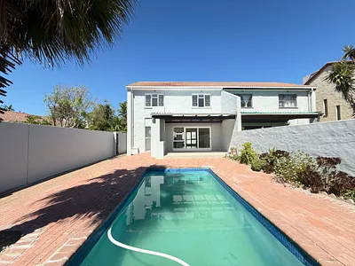 4 Bedroom House For Sale in Blouberg - 72jd.webp