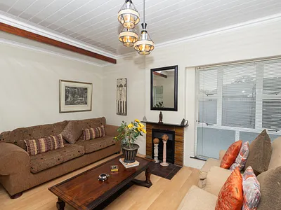 3 Bedroom House For Sale in Bellville - 47F9.webp