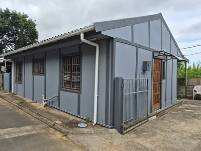 2 Bedroom Townhouse For Sale in Amanzimtoti - nM4V.webp